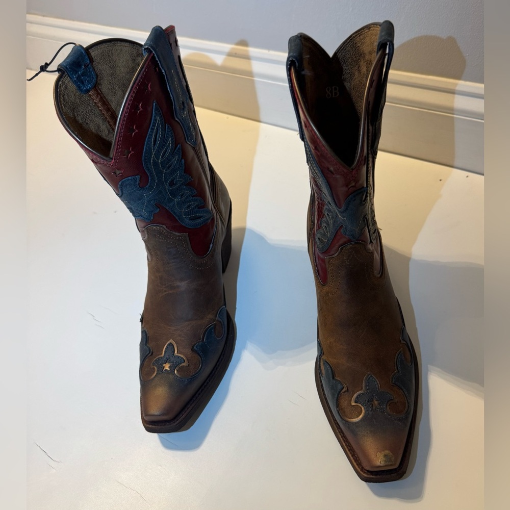 Ariat Bravery Western Boots - Picture 2 of 16